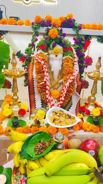 A day of devotion, blessings & togetherness! 🙏✨

Celebrating Ganesh Puja at Dr. Roshan’s Hair Trans