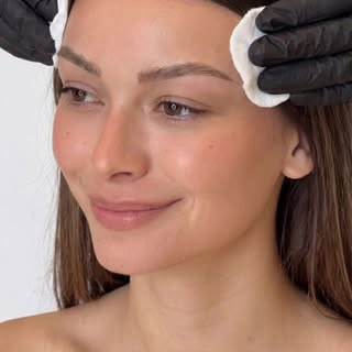 Say goodbye to sparse brows & hello to lush arches! ✨👁️ Transform your look with natural microbladi