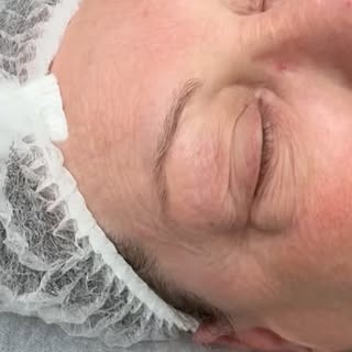 A subtle change, a beautiful transformation. 😍
Microblading can softly restore shape and fullness, 