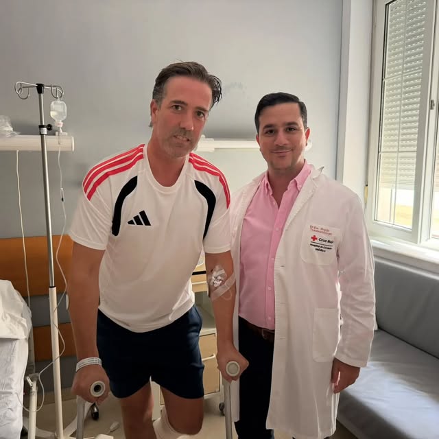 De vuelta a casa.

Francisco Gómez Algaba, banderillero de la cuadrilla de Roca Rey recibe el alta t