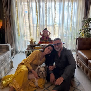 This year Bappa decided to bless our home 🌸❤️

Sending everyone his love, light and wisdom 🙏 Ganpa