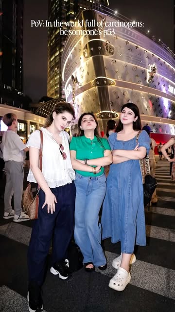 Lost in the lights of Shanghai 🌃✨🇨🇳

.
.
.
.
.
#shanghai #china #chinavlog #chinaislivingin2060 #