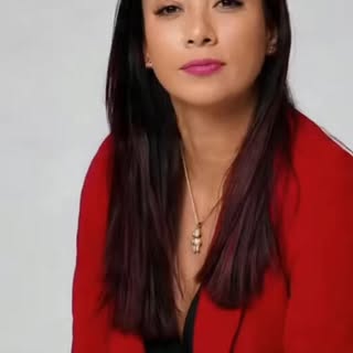 Un buen diseño de cejas no se trata simplemente de hacerlas bonitas ✨

Se trata de encontrar la form