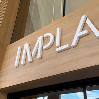 ✨ Já imaginou como é a experiência de quem chega aqui na IMPLANTSBH? Vem dar uma espiadinha com a ge