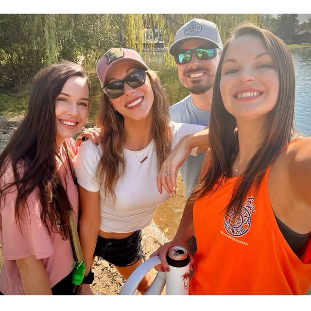 HAPPY BIRTHDAY SISTAAAA!!🎉 Last year of your 30s is a crazyyyy thought, but so lucky to be going th