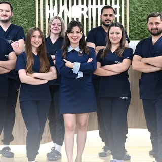 Eén team, één taak. Dit is het team achter Hairtec Haarkliniek. Ervaren haartechnici die dag in dag 