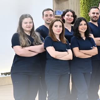 Achter elk resultaat staat een team dat het verschil maakt.
Binnen werken we met een hecht team van 