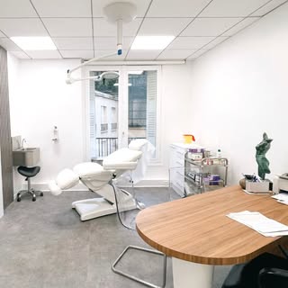 🤝 365 Tage im Jahr für Sie da.

Bei Capilclinic wissen wir, dass die Haargesundheit eine Priorität 