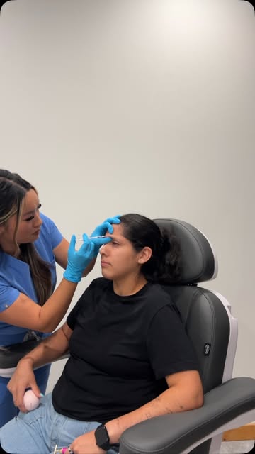 Glass skin and no wrinkles! What more could you ask for 🤩 amazing results with Daxxify per usual

C