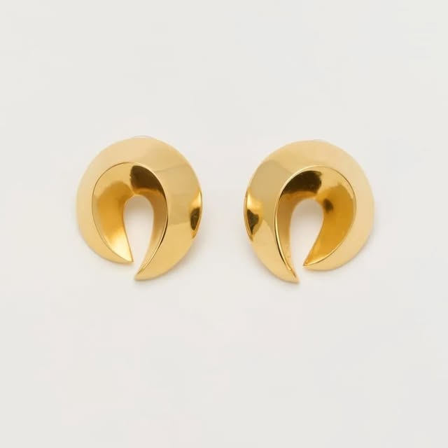 Boucles d’oreilles dorées #élégance #doré #paris #vincentarnould
