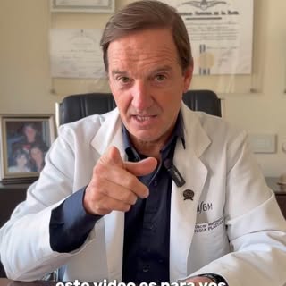 ¿Estás pensando en recuperar tu cabello, pero no sabés por dónde empezar? 👨‍⚕️

El primer paso es u