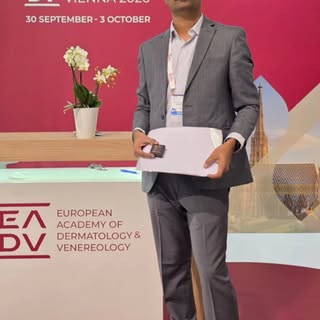 Glad to Receive Scholarship Badge from European Academy of Dermatology @ Paris