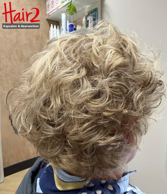 🍂 Klaar voor het najaar! 🍂

Blond haar hoeft zeker niet altijd lichter… ✨
Bij deze prachtige blond