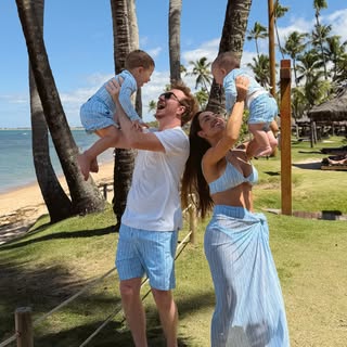 tem como não ser feliz na Bahia? 🌴☀️🌊 brincamos, nadamos e ficamos no mar até sentir frio 😅 que d