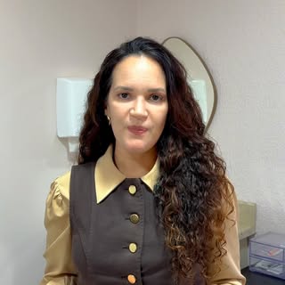 Você sabia que nem toda alopecia é genética?

Quando pensamos em alopecia, é comum associá-la imedia