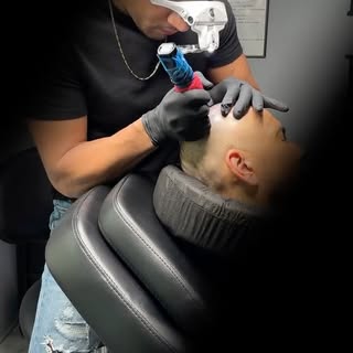 Confidence isn’t just about how you look, it’s about how you feel. Scalp micropigmentation gives you