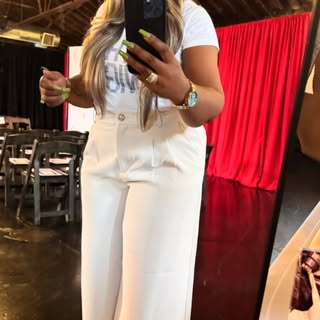 The fashion show was a HIT!! 👗✨💜

What an amazing evening! I was truly honored to be invited to su