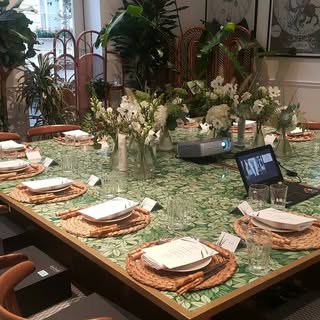 Pre-breakfast set up @farmacyuk to talk all things dandruff for the @percyandreed launch!

#hair #da