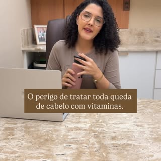 Queda de cabelo não é diagnóstico. E talvez esse seja um dos motivos pelos quais tanta gente passa m