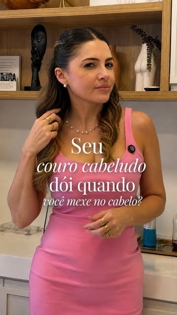 Dor no couro cabeludo não é frescura. É um sinal que o seu corpo está mandando e que você precisa ou
