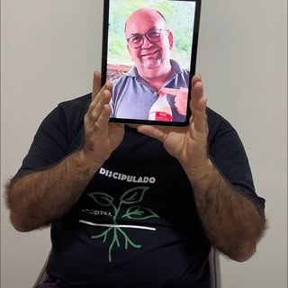 Veja como o transplante capilar pode transformar sua autoestima e sua vida! 💈✨

Calvície tem soluçã