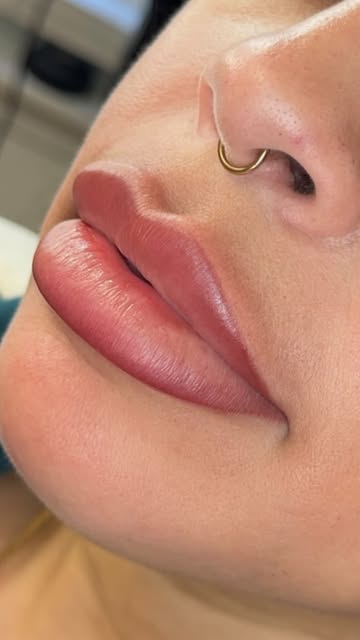 My girl came in and said “I want Brown Blush Lip Liner, ombre look and I trust you”  lol ☺️🙌🏼✨ and