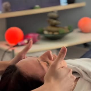 Respira fundo…
Agora imagina seu cabelo recebendo um banho de hidratação, frescor e cuidado. 🌿💧
Is
