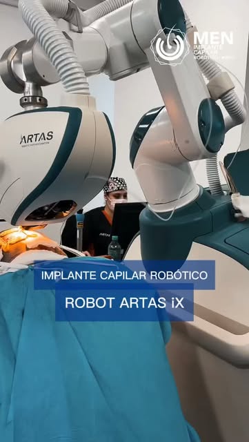 Los casos con Robot ARTAS iX™ son 100% reales y clínicamente exitosos.

🤯 El implante capilar robót
