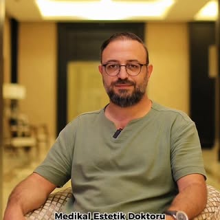 Saç ekimi, sadece saç köklerini nakletmekten ibaret değil; doğru teknikle, doğru kişiye, doğru zaman