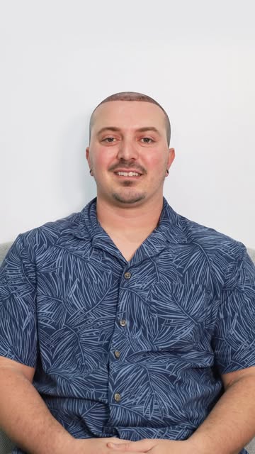 “Who doesn’t want to look a little bit younger?” Zachary share with us his experience at HMR. 

Star