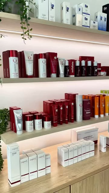 Where hair restoration actually happens. 💙

📍 10 St Marks Road, Remuera
www.thehairclinic.co.nz

#
