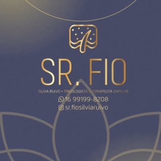 ✨ Você sabia que a terapia capilar vai muito além da estética?
Ela estimula o crescimento dos fios, 