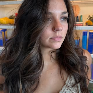A sun-kissed brunette mommy make over! ✨

#brunette #okchair #okchairstylist #edmondhair #balayage #