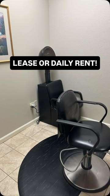 Need a professional salon space to service your clients?

Rent a fully equipped salon suite by the d