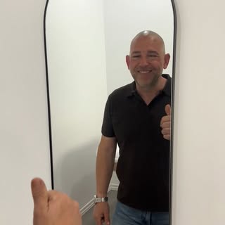 “Ese momento frente al espejo…
ahí es donde realmente empieza el cambio. 🙌

No se trata solo de mic