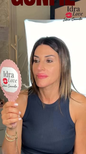 Le vedi più gonfie appena finito il trattamento? C’è una spiegazione. 👄

Le labbra sono una zona mo