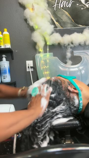 Your hair deserves luxury at the ROOT. ✨
Step into the Hair Addikts experience and indulge in our Ja