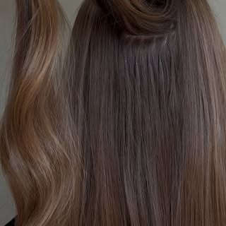 With keratin extensions, nothing limits your lifestyle.
You can wear your hair up or down, create an