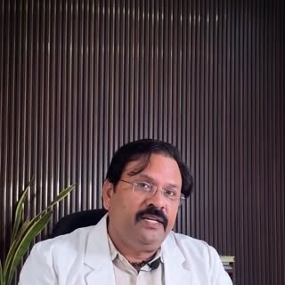​📹 5 चीज़ें जिन्हें खाने से बचकर आप अपनी Skin की Health को बढ़ा सकते हैं! ✨
​डॉ. धाभाई बता रहे हैं उन