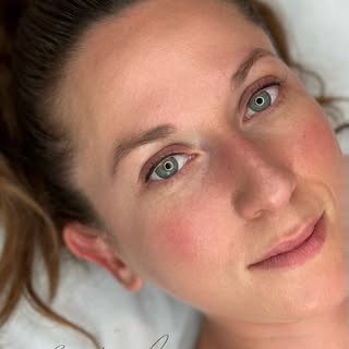 ✨Ras de cils classique✨ 
Vous voyez la différence… mais le résultat reste ultra naturel.

POUR QUI ?