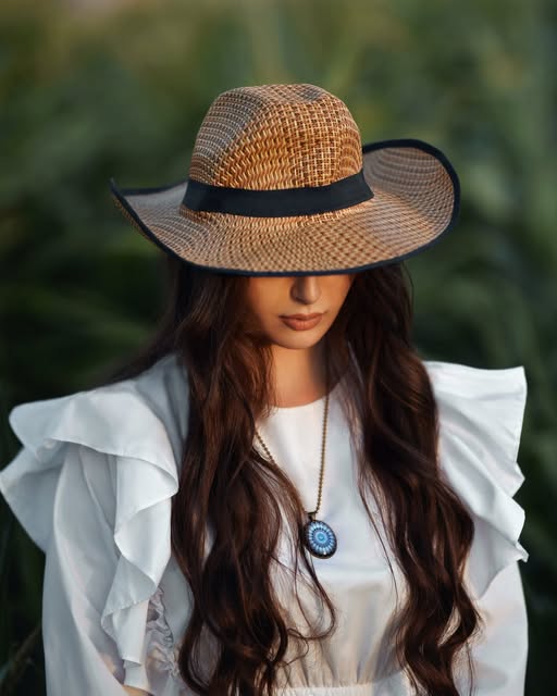 ¿Y si tengo el cabello “normal”, también tengo que cuidarlo?, ¿Cómo se cuida un cabello “normal”?.
.
