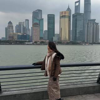 Shanghai é um verdadeiro surtoooooo! Metrópole mais cosmopolita e moderna da China, contrasta alguma