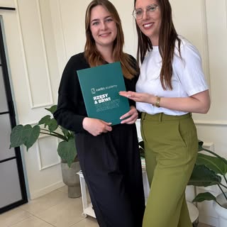 Czasem wystarczy jedna decyzja, żeby wejść na zupełnie inny poziom ✨

👩🏻‍🎓 Karolina to kosmetolog