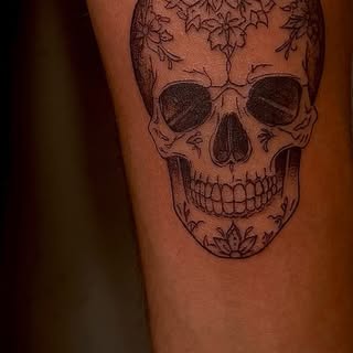 Tattoo session recap 💀

(Das obere Tattoo ist nicht von mir)