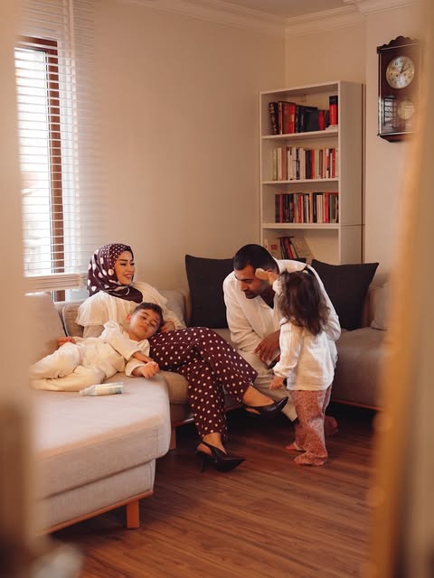 sizden ibaret bir pencere var, işte benim tüm zenginliğim🤎 #family #love