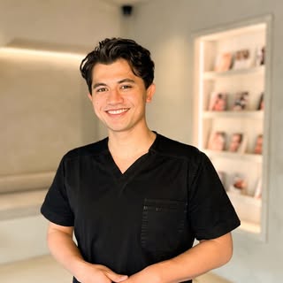 We are delighted to welcome cosmetic Dr. Floyd to our clinic every Friday.✨

𝗔𝗯𝗼𝘂𝘁 𝗗𝗿. 𝗙𝗹𝗼