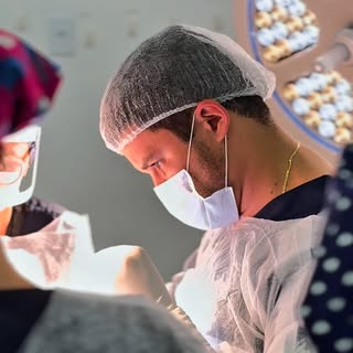 💎 Planejamento e execução caminham juntos no transplante capilar. Cada detalhe importa para alcança