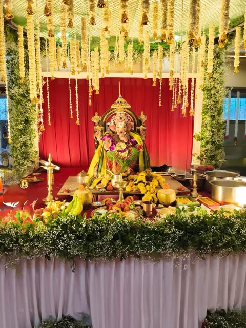 Him and suddenly nothing matters anymore 🥹🙏🏻
#ganubhagwan 💕
