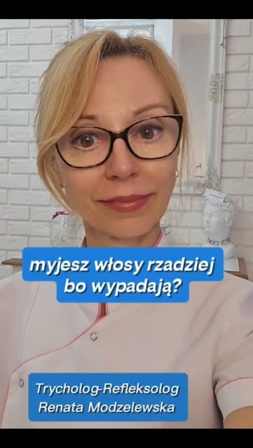 Wypadają Ci włosy? Nie ograniczaj mycia! 

Rzadsze mycie nie zatrzyma wypadania włosów. Wręcz przeci