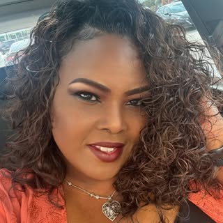 Expressing gratitude and admiration for God on this beautiful day!!!! Appreciate the skin you're in❤
